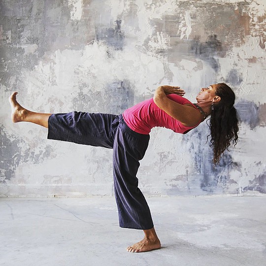 Ishvara Yoga, студія йоги
