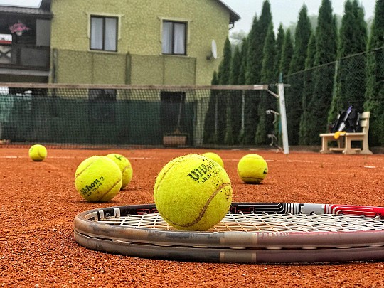Великий теніс, спортивний клуб