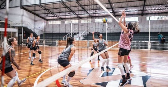 Динамо, спортивний клуб