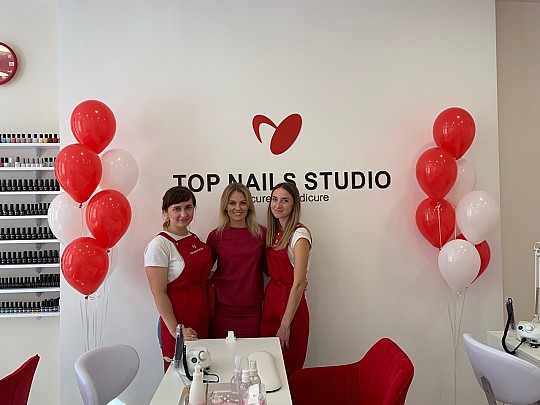 Topnails, Навчально-торговий центр Віри Петкової