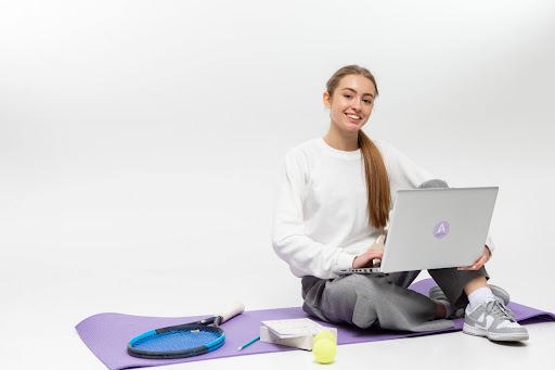 Дистанційне навчання у 2026 році з тривогами та без світла: як асинхронний формат рятує освітній процес