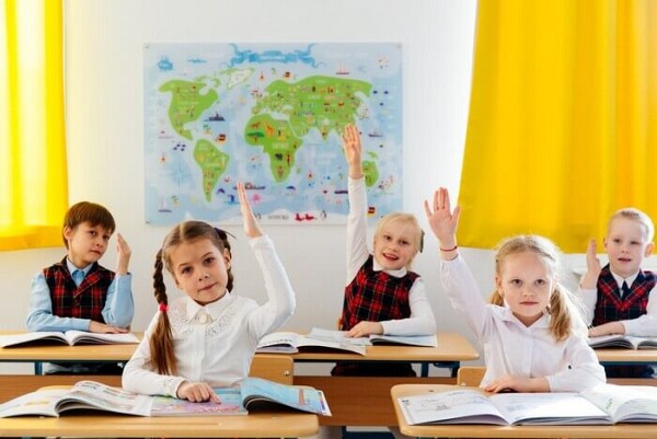 Sandy school, двомовна школа 